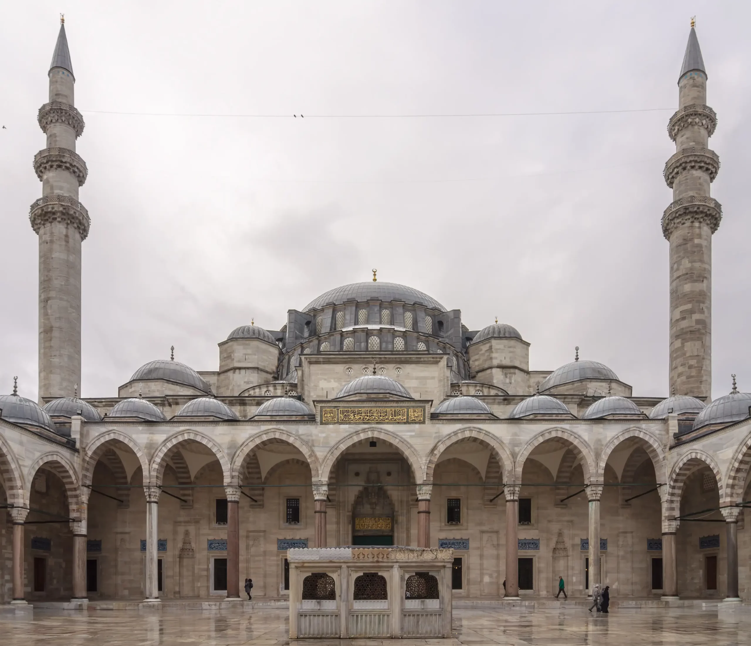 Süleymaniye Mosque in Istanbul, built by Mimar Sinan, chief architect of Suleiman the Magnificent | Wikimedia